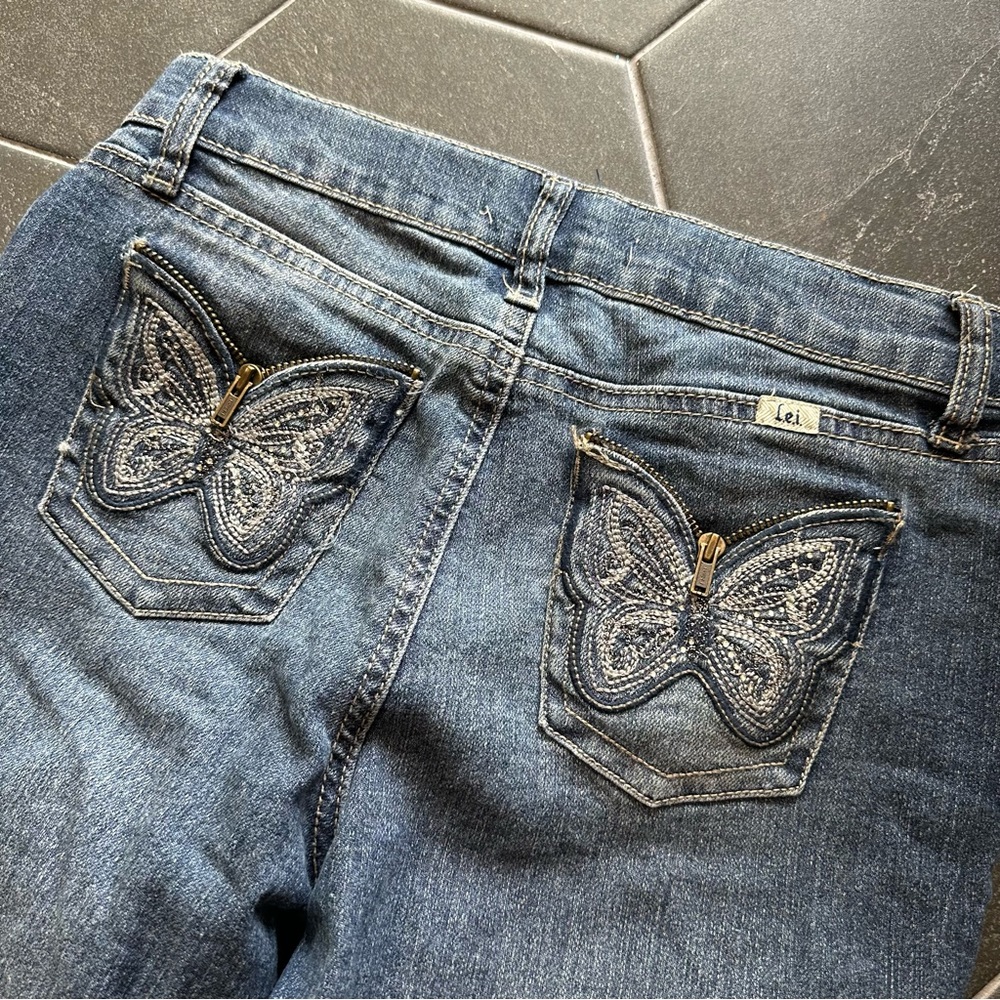 VTG Y2K 2000s L.E.I. Butterfly Zipper Back Pockets Jeans